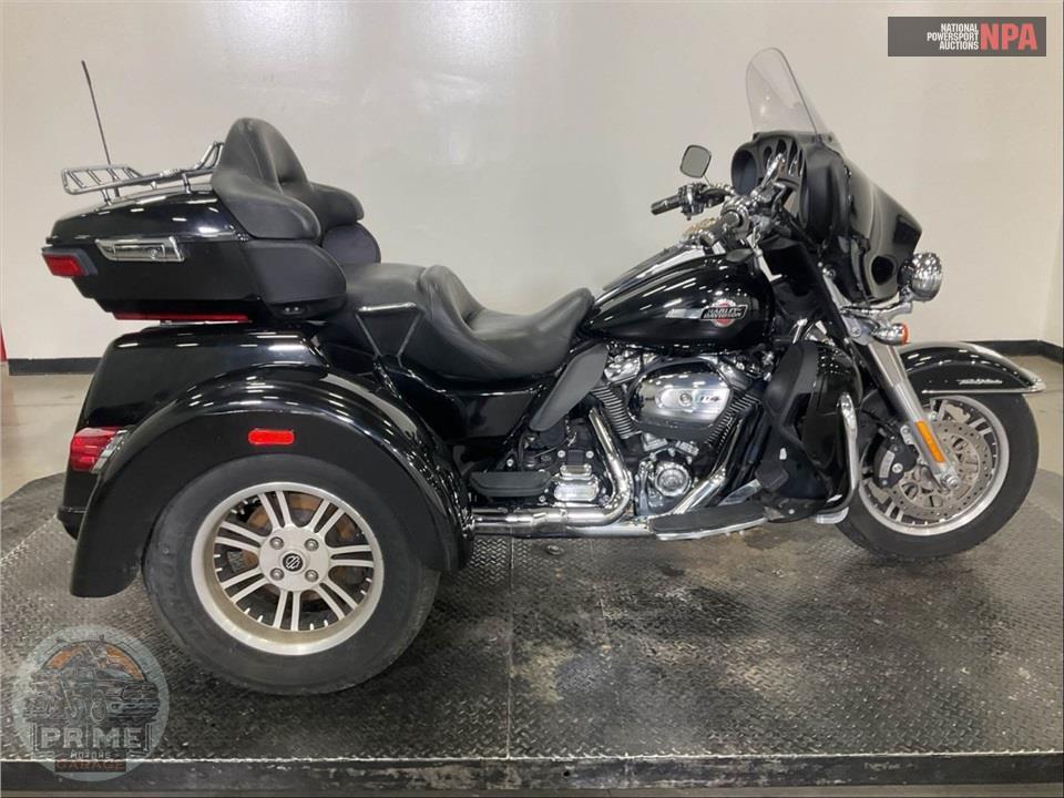 2023 Harley-Davidson FLHTCUTG TRI GLIDE ULTRA CLASSIC — фото 1