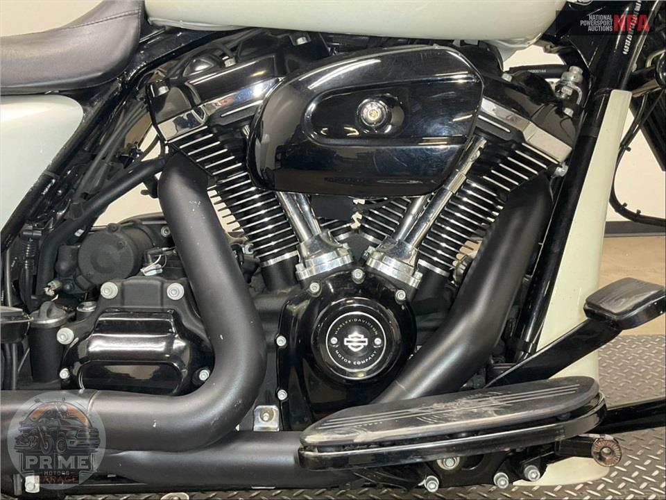 2018 Harley-Davidson FLTRXS ROAD GLIDE SPECIAL — фото 6