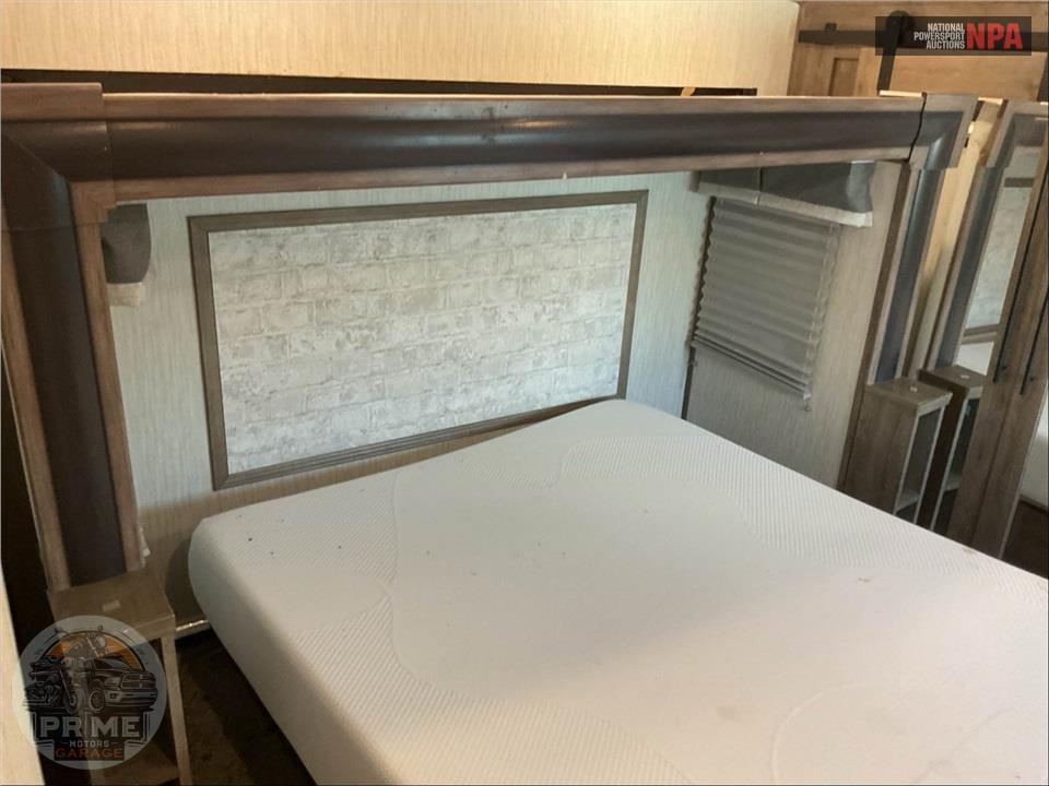 2020 Sabre By Forest River M-36BHQ - FIFTH WHEEL SERIES — фото 12