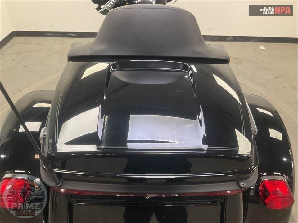 2019 Harley-Davidson FLHTCUTG TRI GLIDE ULTRA — фото 14