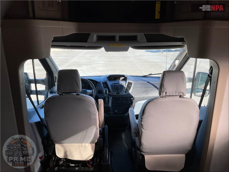 2017 Winnebago M-23A FORD - FUSE SERIES — фото 17
