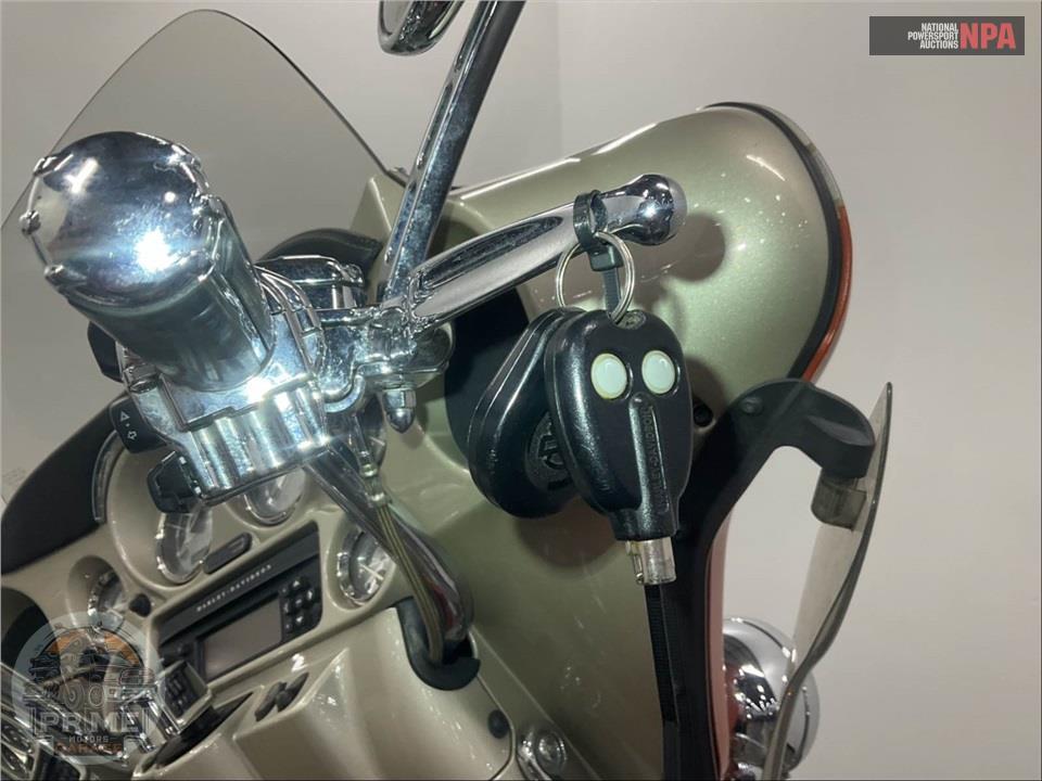 2009 Harley-Davidson FLHTCUSE4 — фото 11