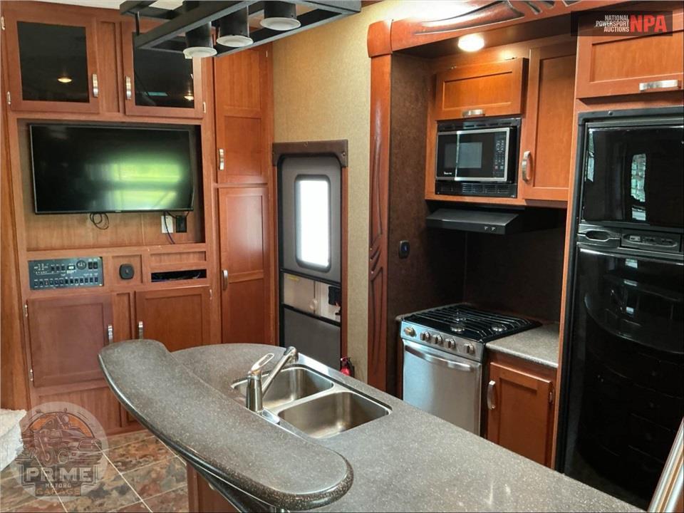 2013 Crossroads Rv M-4012 - ELEVATION TOY HAULER TOY HAULER SERIES — фото 8
