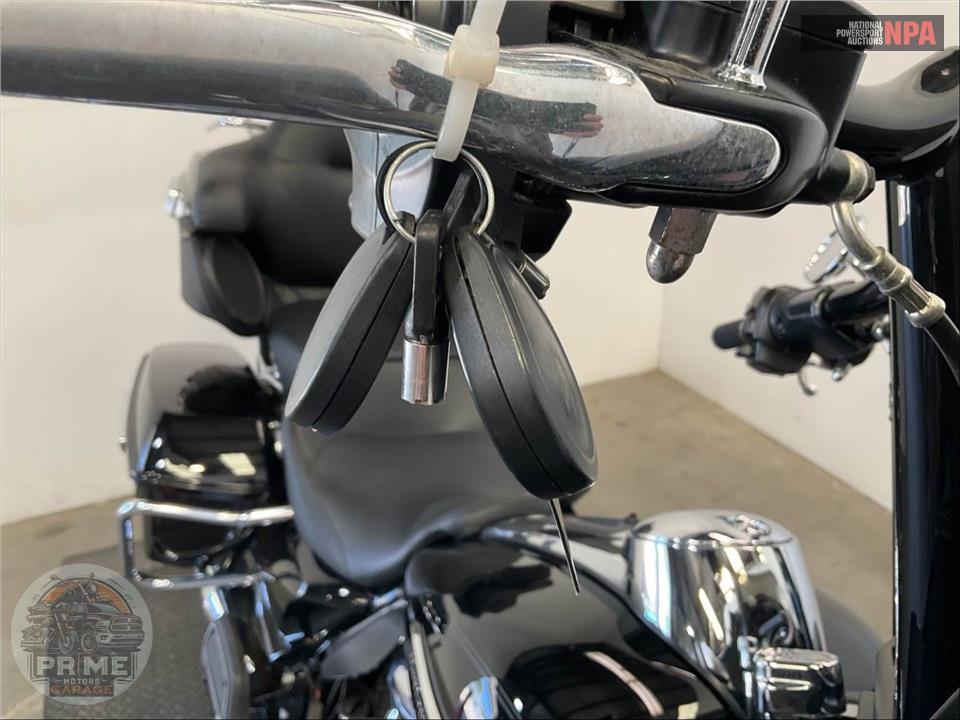 2019 Harley-Davidson FLTRU ROAD GLIDE ULTRA — фото 10