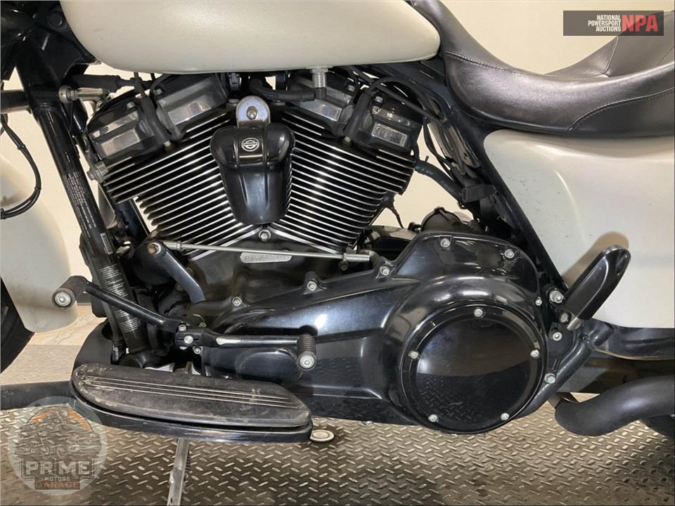 2018 Harley-Davidson FLHXS STREET GLIDE SPECIAL — фото 7