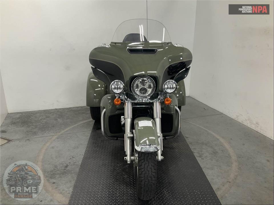 2021 Harley-Davidson FLHTCUTG TRI GLIDE ULTRA CLASSIC — фото 2
