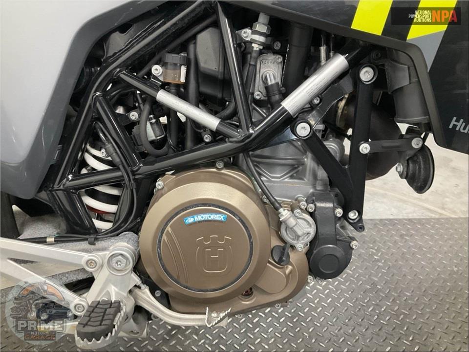 2023 Husqvarna 701 SUPERMOTO — фото 6