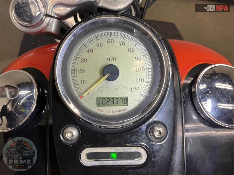 2010 Harley-Davidson FXDWG DYNA WIDE GLIDE — фото 5
