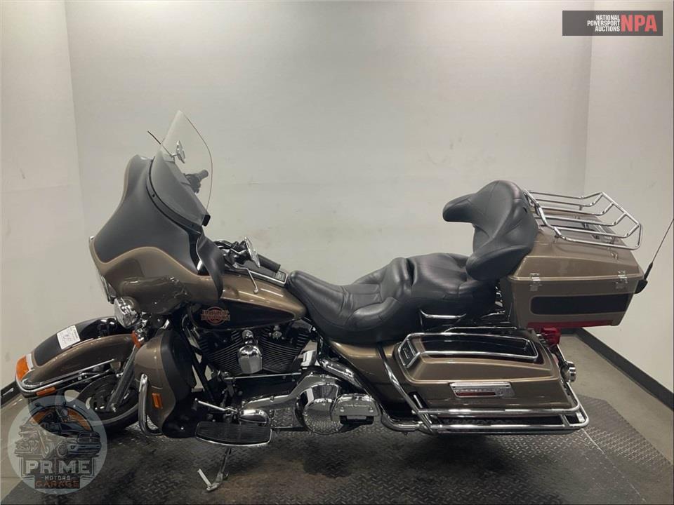 2004 Harley-Davidson FLHTC ELECTRA GLIDE CLASSIC — фото 3