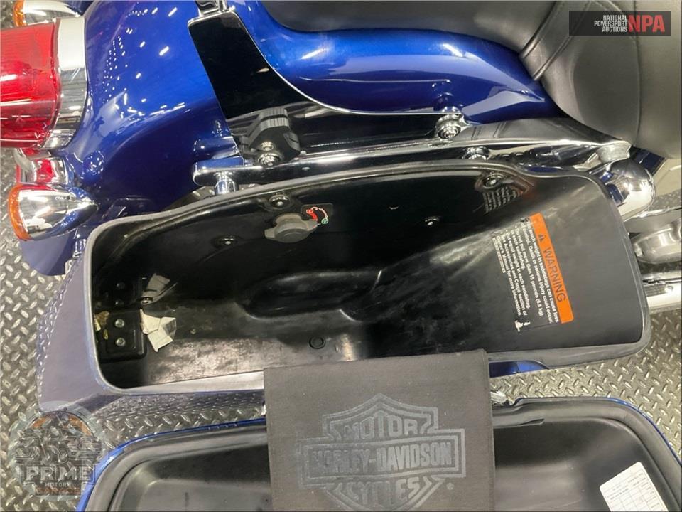 2015 Harley-Davidson FLD-103 DYNA SWITCHBACK — фото 24