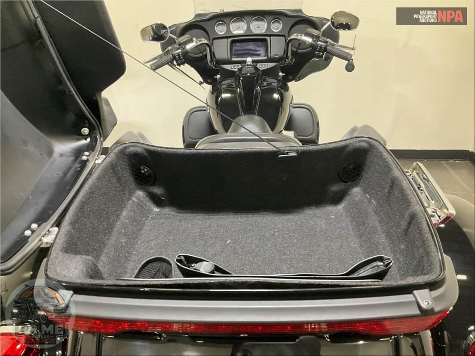 2019 Harley-Davidson FLHTCUTG TRI GLIDE ULTRA — фото 22