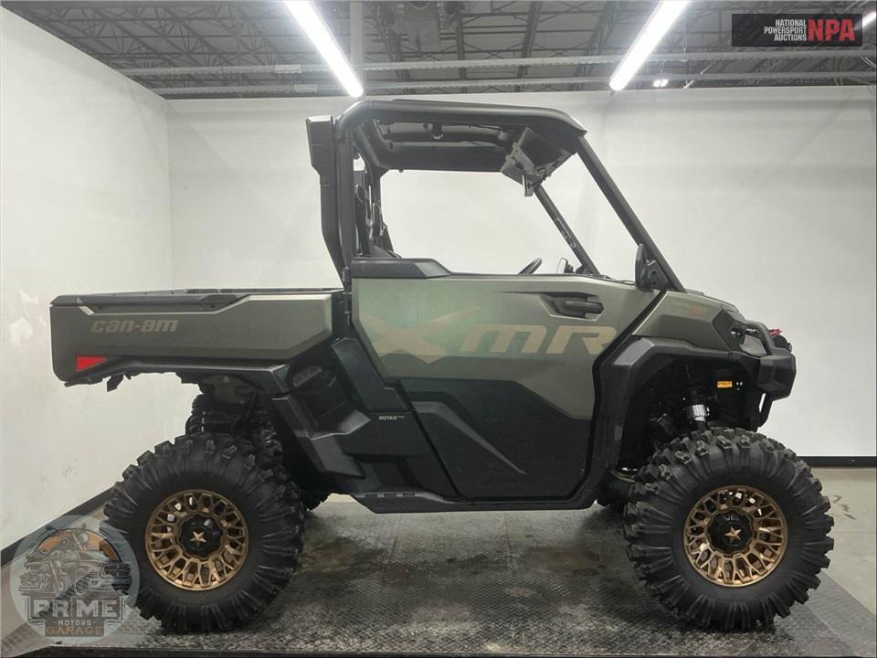 2026 Can-Am DEFENDER X MR HD11 WITH HALF DOORS — фото 1