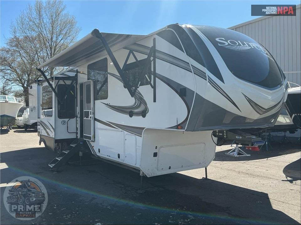 2021 Grand Design Recreational Vehicles M-390RK - SOLITUDE FIFTH WHEEL SERIES — фото 1
