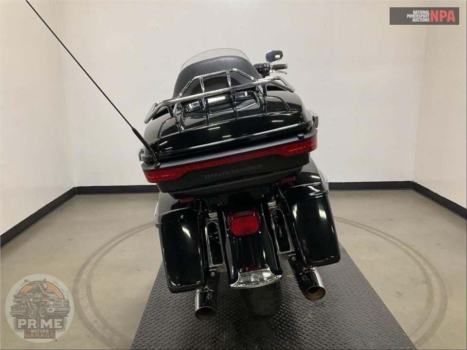 2017 Harley-Davidson FLTRU ROAD GLIDE ULTRA — фото 4