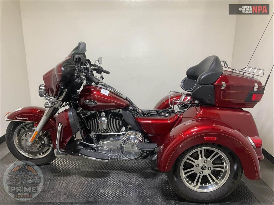 2010 Harley-Davidson FLHTCUTG TRIGLIDE ULTRA CLASSIC — фото 3
