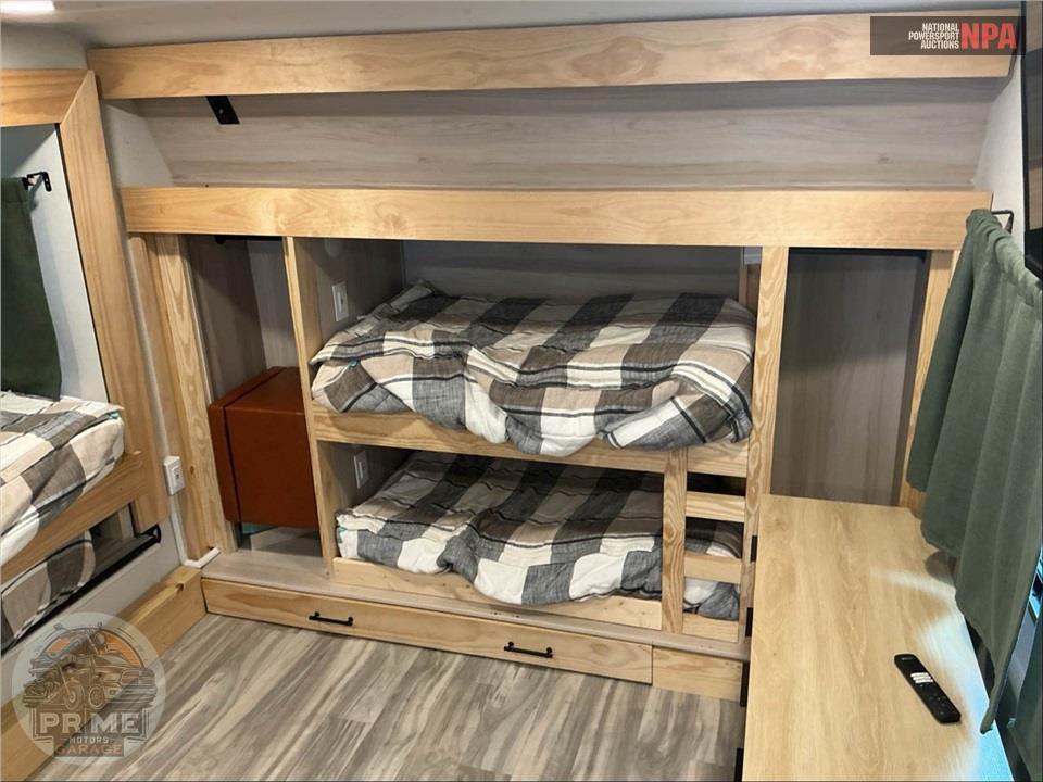 2023 Alliance Rv M-36V11 - VALOR FIFTH WHEEL SERIES — фото 11
