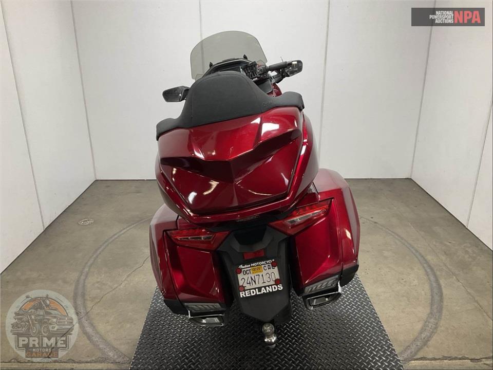 2018 Honda GL1800D GOLDWING TOUR DCT (RED) — фото 4