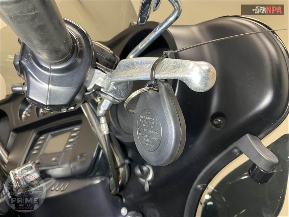 2016 Harley-Davidson FLHTCU ULTRA CLASSIC ELECTRA GLIDE — фото 13
