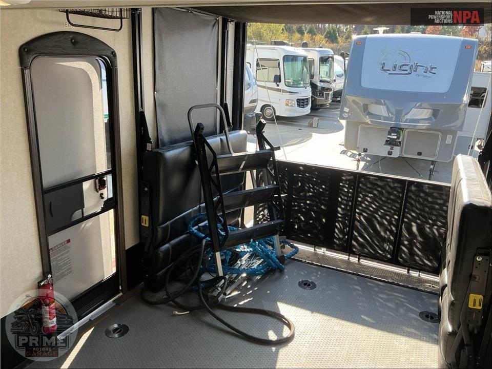 2019 Keystone Rv M-417 - CARBON TOY HAULER TOY HAULER SERIES — фото 13