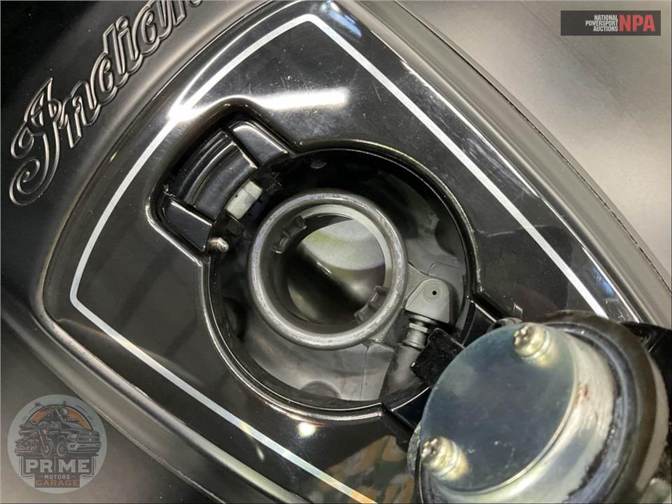 2021 Indian Motorcycle CHALLENGER DARK HORSE (BLACK/BRONZE SMOKE) — фото 12