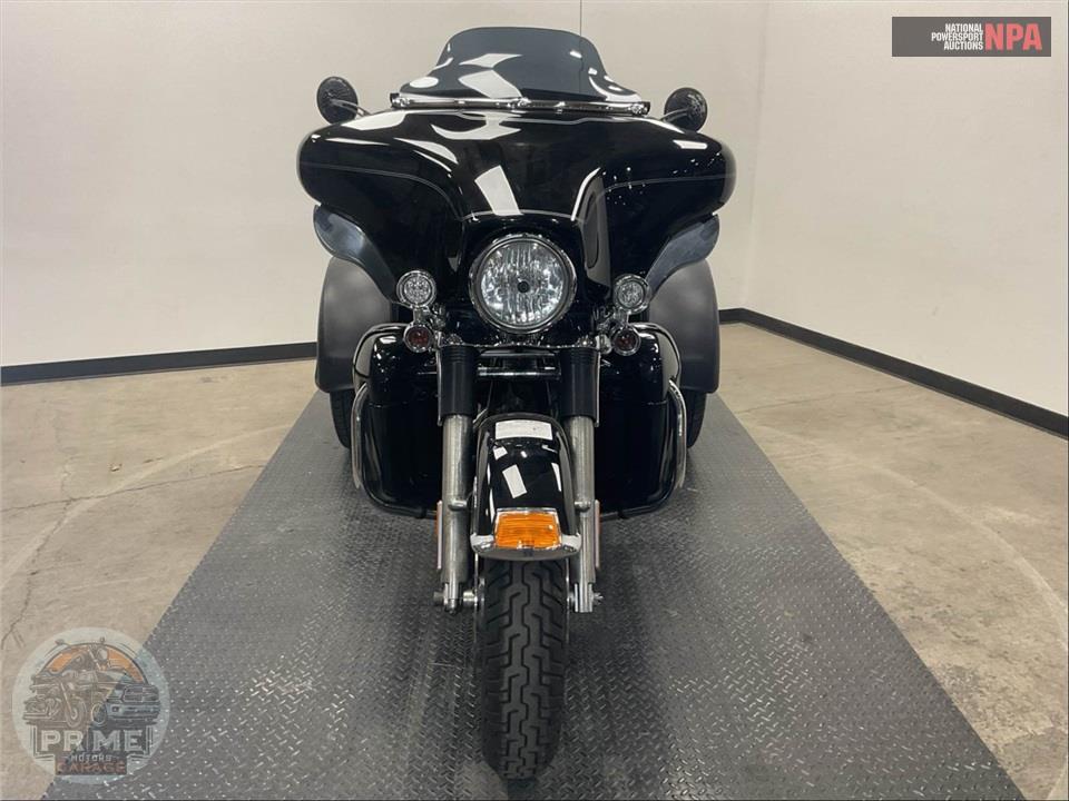 2009 Harley-Davidson FLHTCUTG TRIGLIDE ULTRA CLASSIC — фото 2