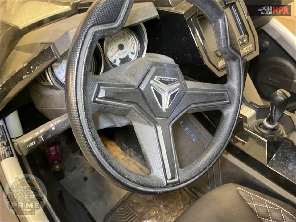 2019 Polaris SLINGSHOT GRAND TOURING — фото 23