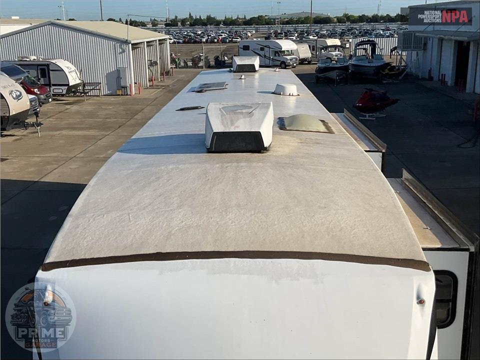 2023 Sabre By Forest River M-38DBQ - FIFTH WHEEL SERIES — фото 49