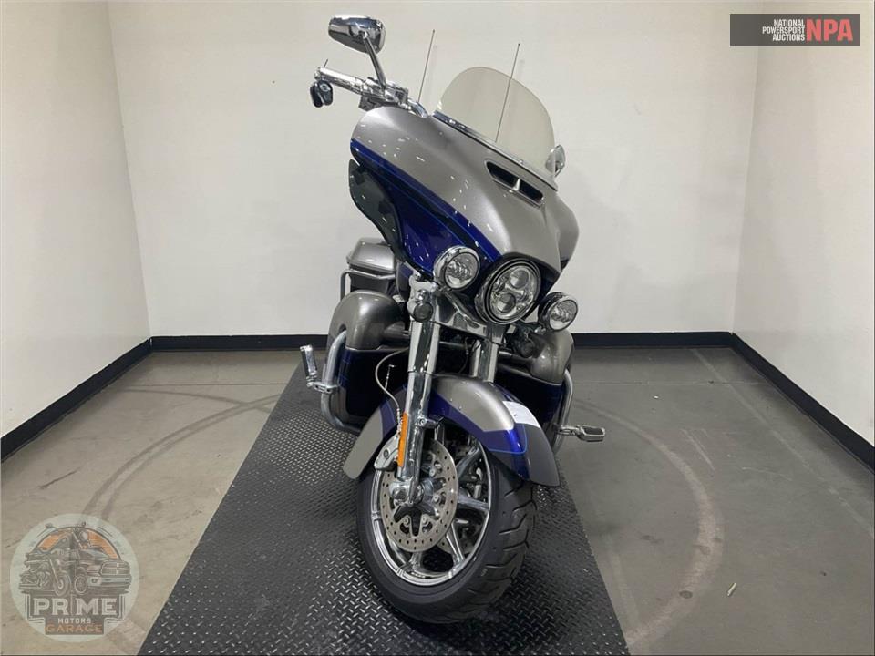 2017 Harley-Davidson FLHTKSE CVO ULTRA LIMITED — фото 2