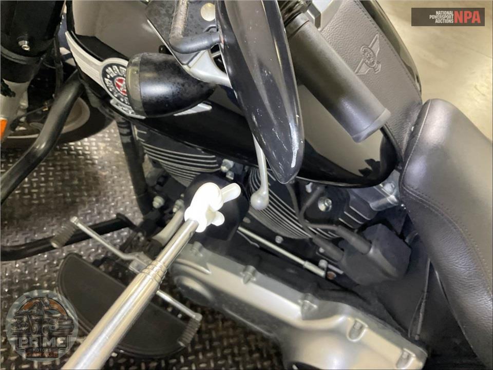 2015 Harley-Davidson FLSTFB FAT BOY LO — фото 21