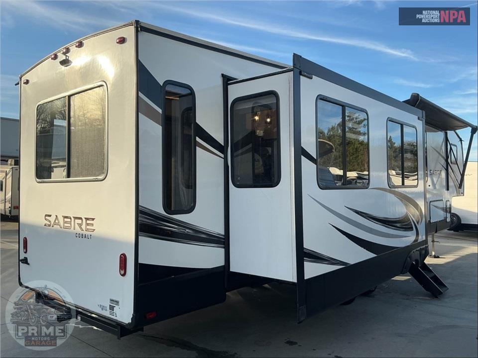 2022 Sabre By Forest River M-36BHQ - FIFTH WHEEL SERIES — фото 4