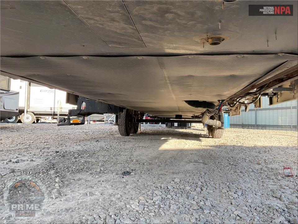 2018 Crossroads Rv M-3751 BH - VOLANTE HP FIFTH WHEEL SERIES — фото 57