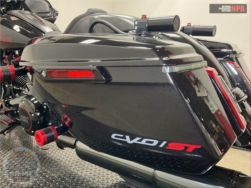2024 Harley-Davidson FLTRXSTSE CVO ROAD GLIDE ST — фото 14