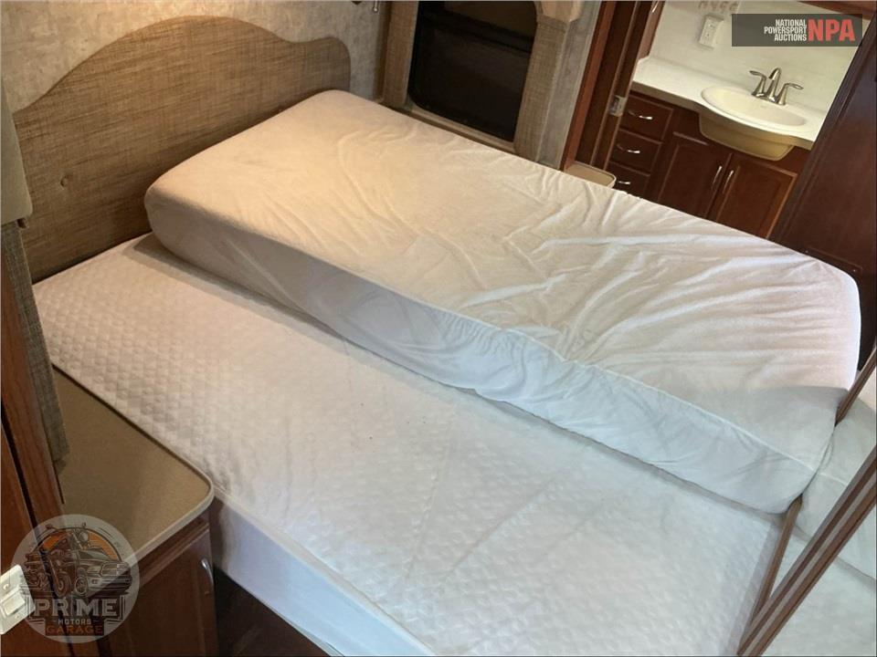 2008 Bounder M-35H FORD 362HP — фото 25