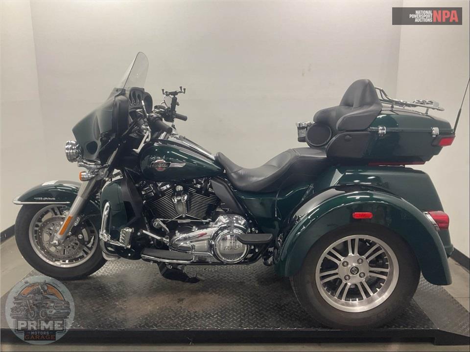 2024 Harley-Davidson FLHTCUTG TRI GLIDE ULTRA CLASSIC — фото 3