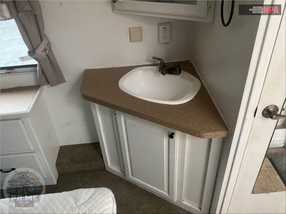 2008 Cedar Creek M-30LSTS (*) - SILVERBACK FIFTH WHEEL SERIES — фото 18