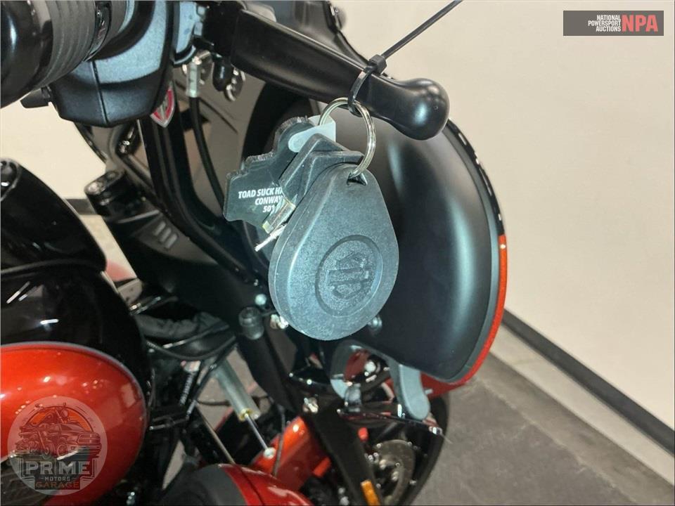 2025 Harley-Davidson FLHTCUTG TRI GLIDE ULTRA CLASSIC — фото 10