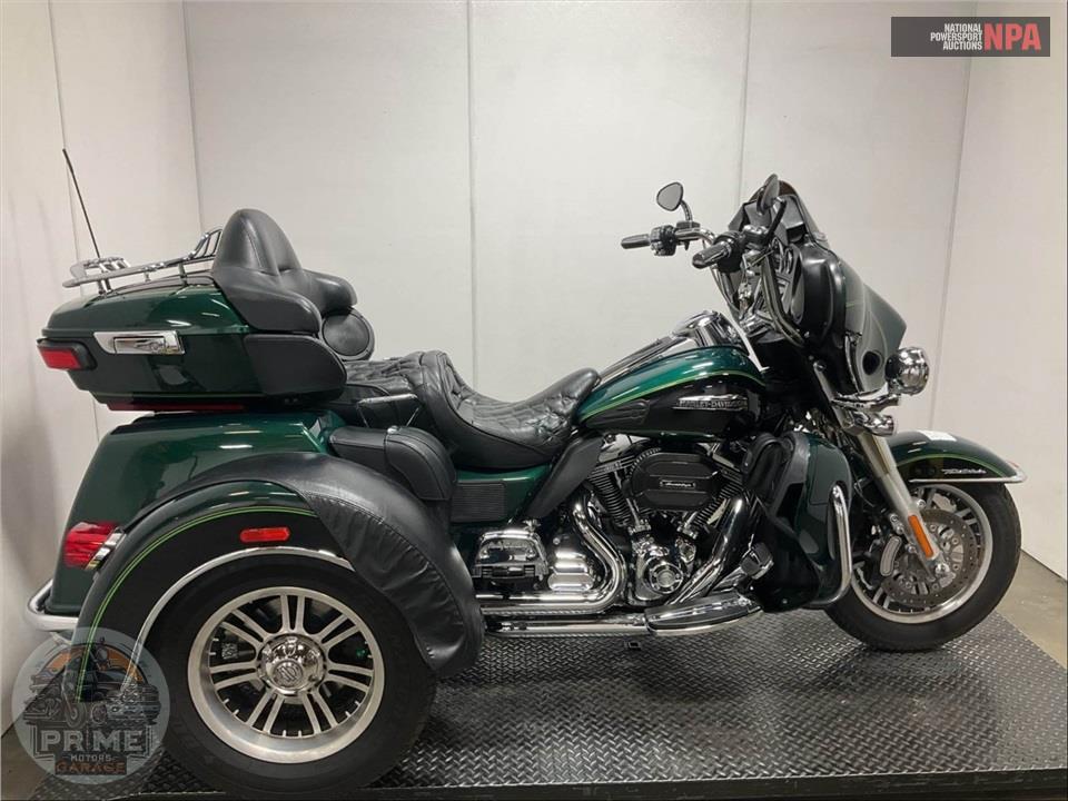 2016 Harley-Davidson FLHTCUTG TRIGLIDE ULTRA CLASSIC — фото 1