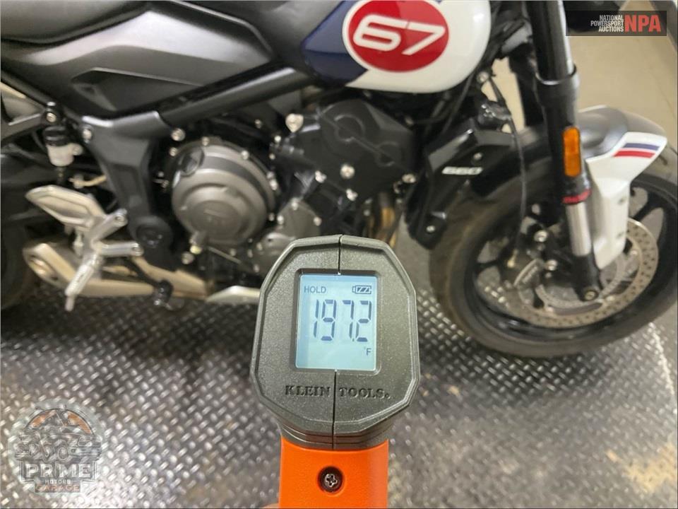 2025 Triumph TRIDENT 660 TRIPLE TRIBUTE EDITION — фото 8