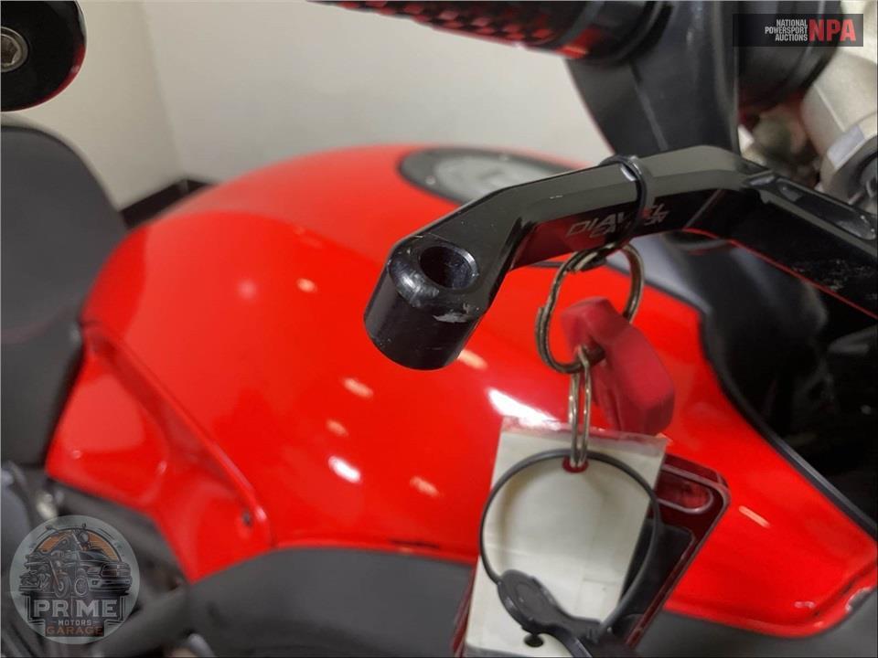 2015 Ducati DIAVEL CARBON RED — фото 36