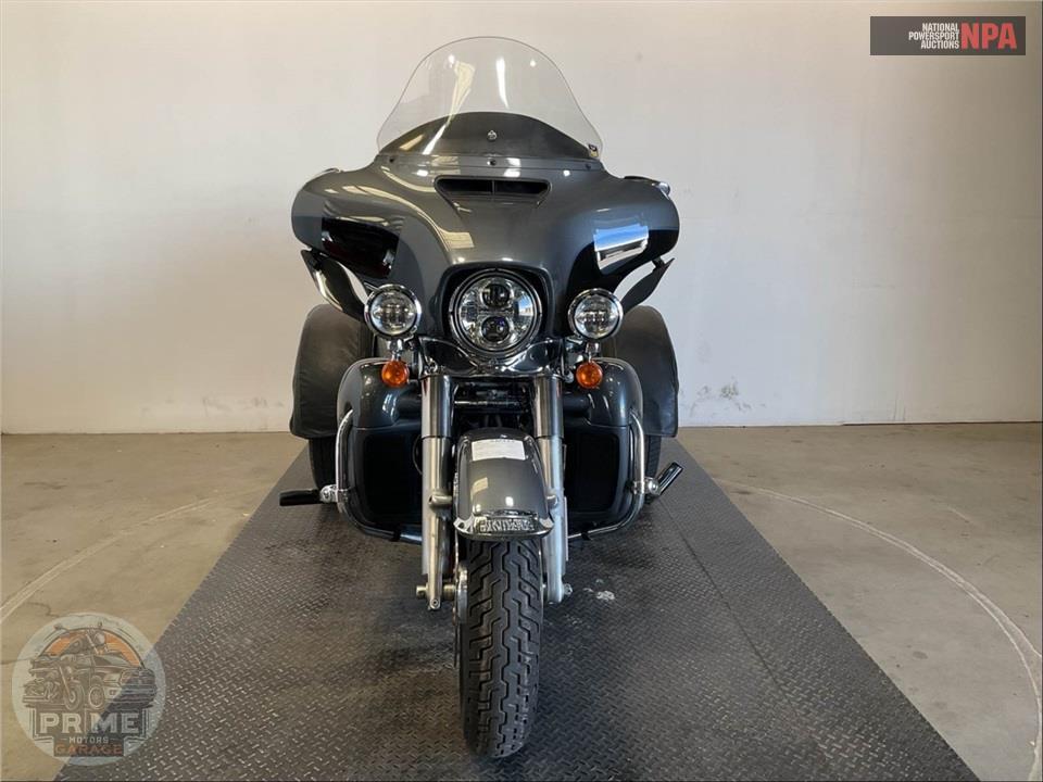 2021 Harley-Davidson FLHTCUTG TRI GLIDE ULTRA CLASSIC — фото 2