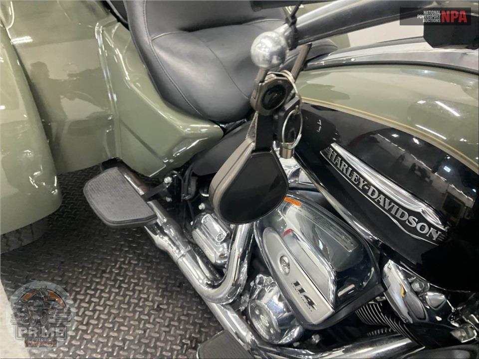 2021 Harley-Davidson FLHTCUTG TRI GLIDE ULTRA CLASSIC — фото 11