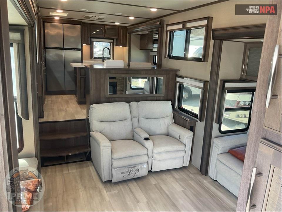 2022 Grand Design Recreational Vehicles M-390RK - SOLITUDE FIFTH WHEEL SERIES — фото 6