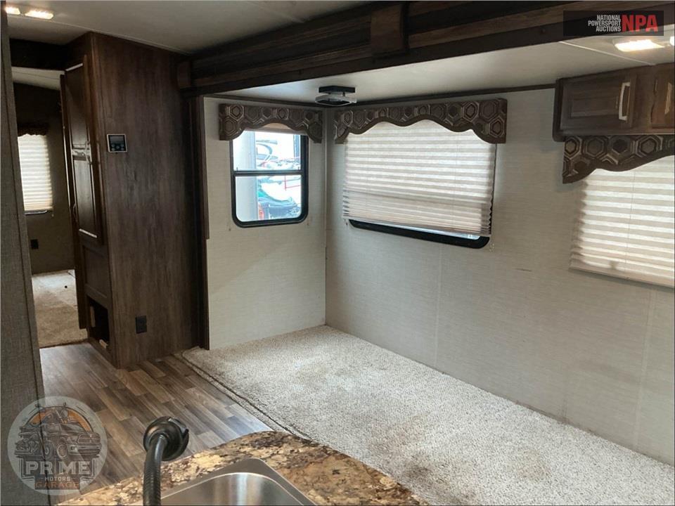 2015 Keystone Rv M-32 ROB - COUGAR X-LITE SERIES — фото 9