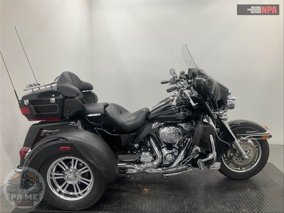 2013 Harley-Davidson FLHTCUTG TRIGLIDE UL CLSC — фото 1