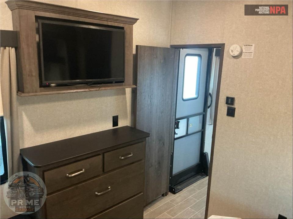 2019 Keystone Rv M-375 FL - MONTANA HIGH COUNTRY FIFTH WHEEL SERIES — фото 16