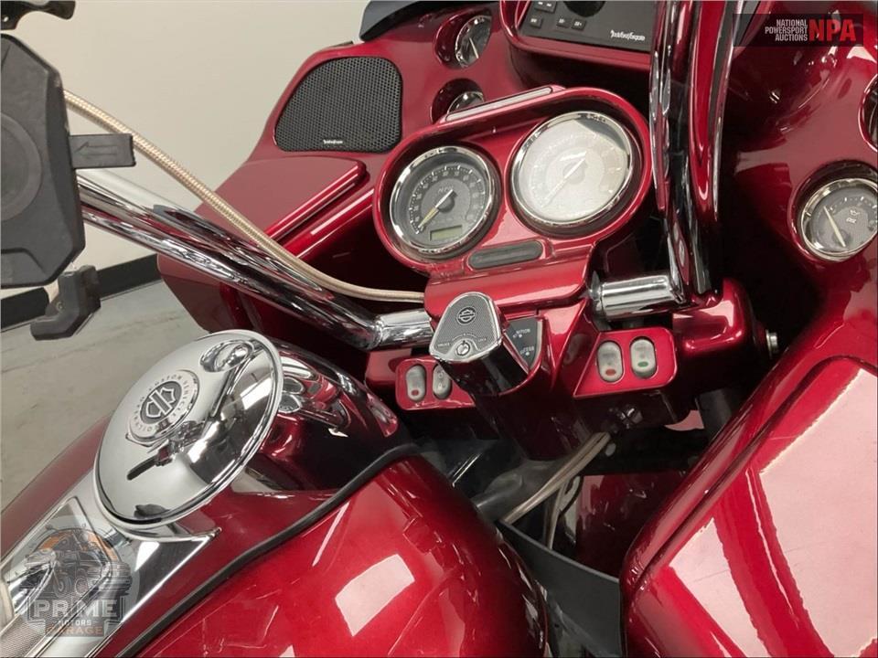 2011 Harley-Davidson FLTRUSE — фото 16