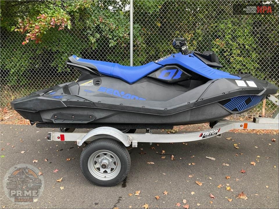 2022 Seadoo/Brp SPARK 3UP TRIXX — фото 1