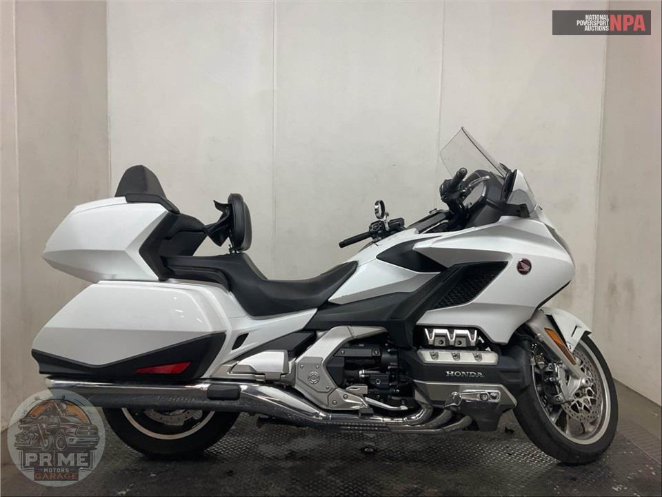 2018 Honda GL1800 GOLDWING TOUR (WHITE) — фото 1