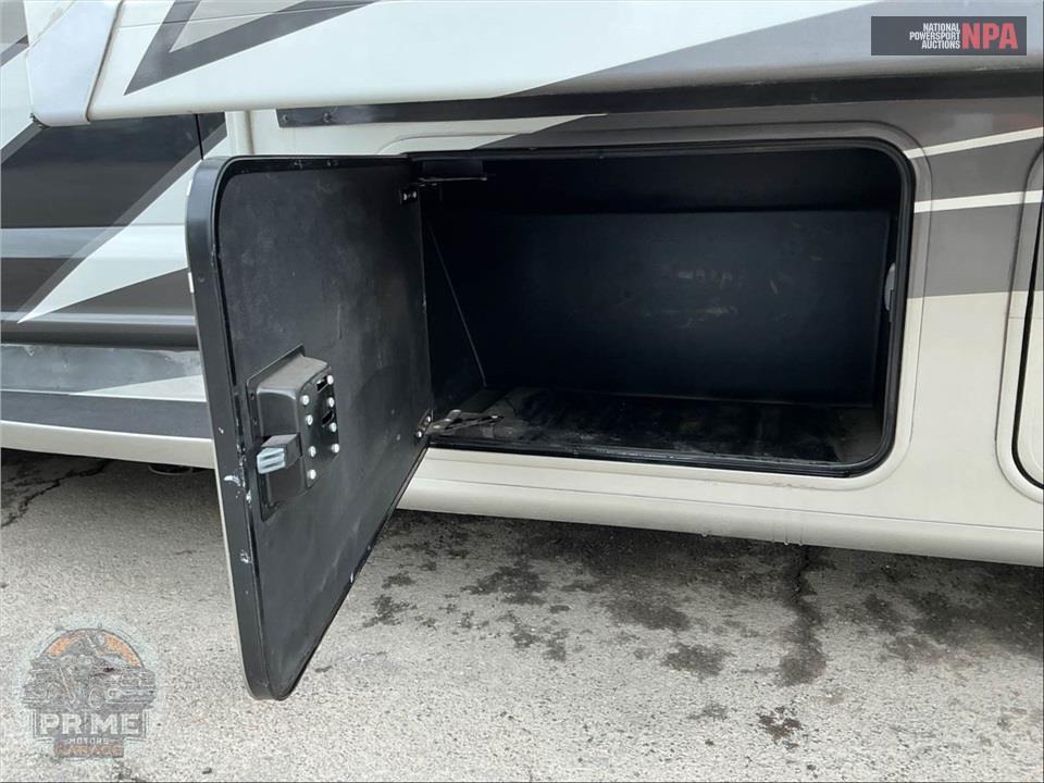 2022 Thor Motor Coach SV34 SUPER C F550 4WD - MAGNITUDE SERIES — фото 49