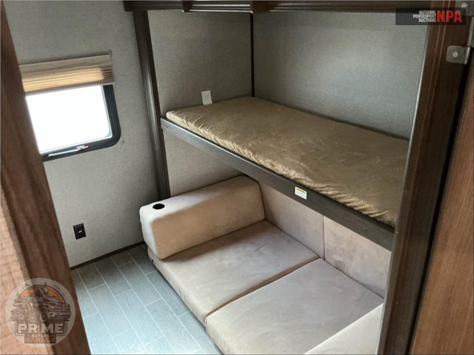 2020 Keystone Rv M-332 BH - LAREDO SERIES — фото 12